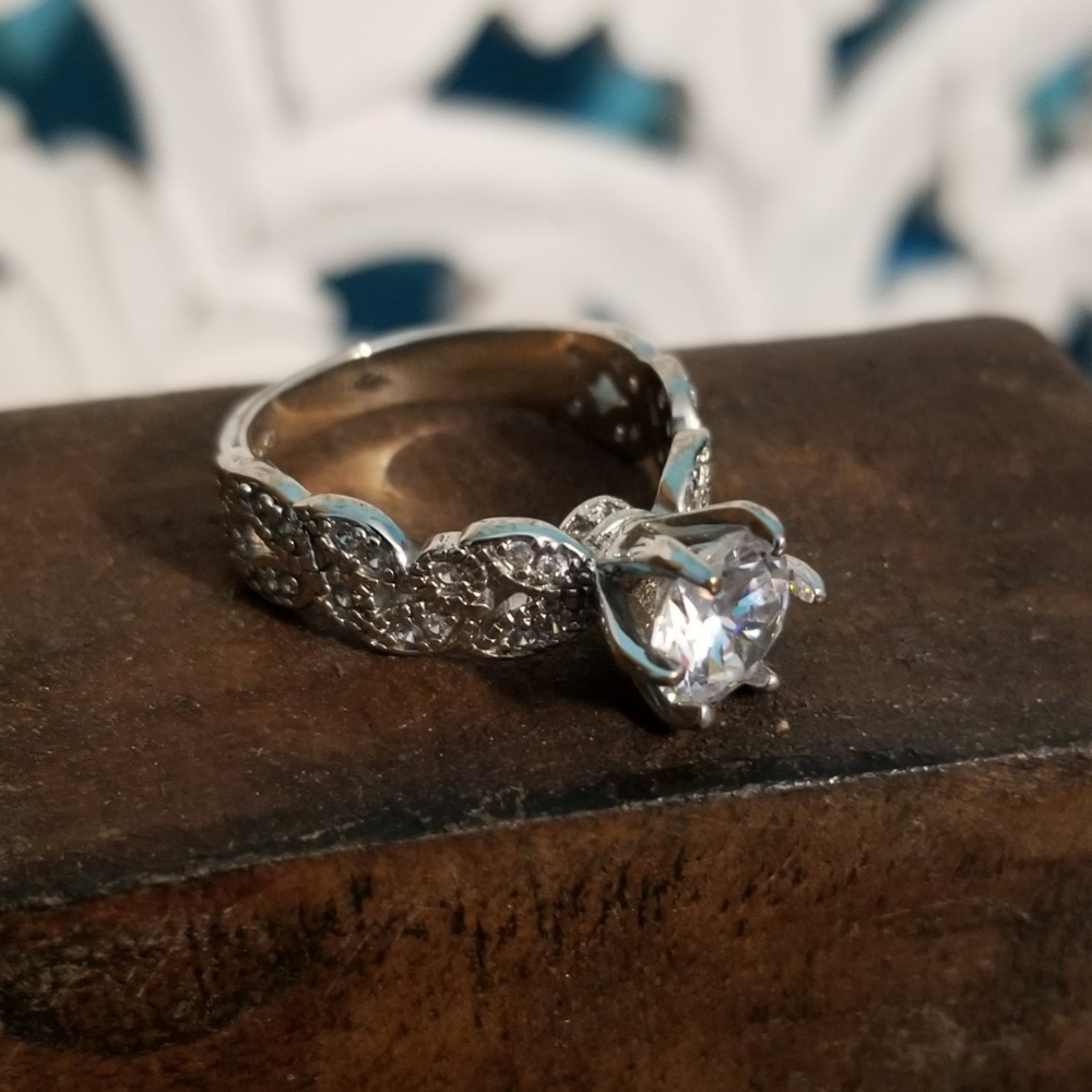 Sterling Leaf Design Ring - image 1